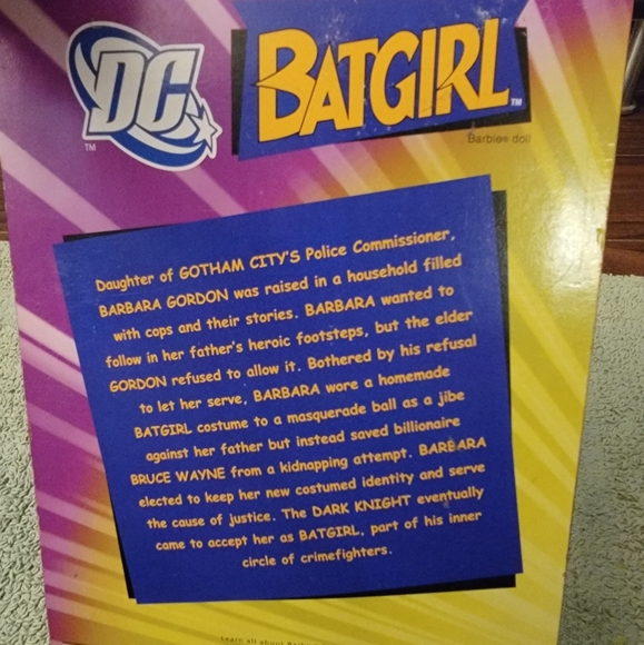 Batgirl Barbie collectable - Picture 4 of 5